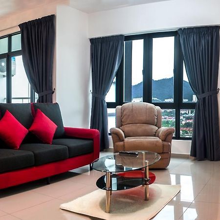 Lazy Traveler'S Suite By D Imperio Homestay جورج تاون المظهر الخارجي الصورة
