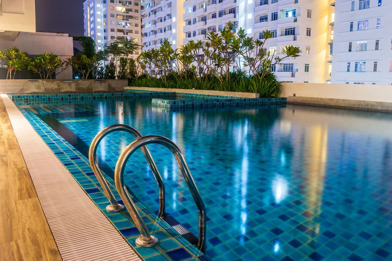 Lazy Traveler'S Suite By D Imperio Homestay جورج تاون المظهر الخارجي الصورة